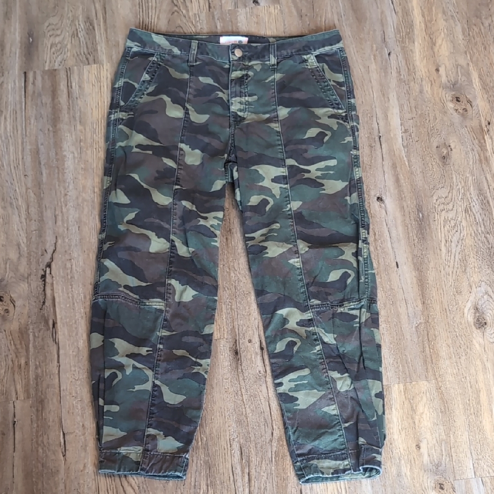 Sundry Camo Cropped Pants